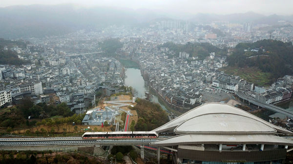 新春走基層丨“小”場景涌動(dòng)經(jīng)濟(jì)“大”能量——小店、小廠、小站、小村探訪記